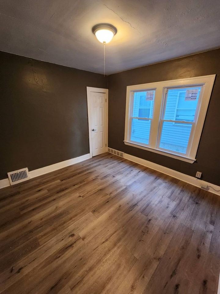 3658 E 143rd Street, Cleveland, OH 44120 - Photo 6 of 50