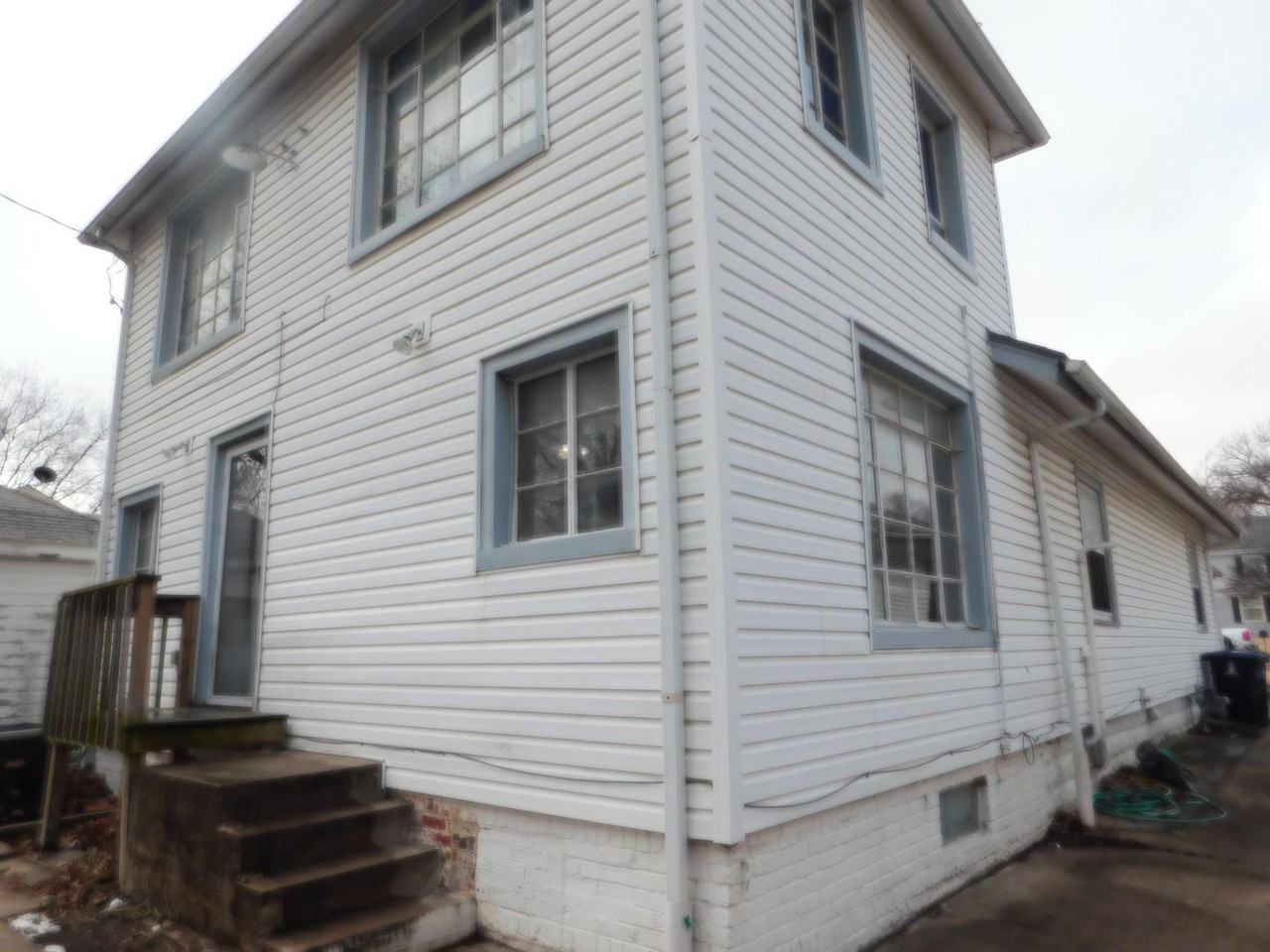 122 N High St - Photo 2 of 34