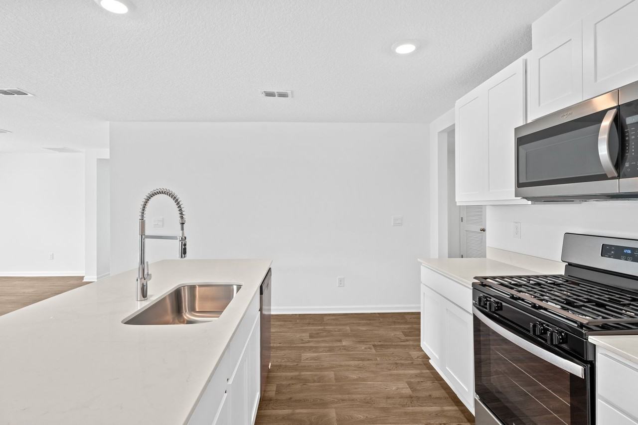 197 Ardila Circle - Photo 7 of 33