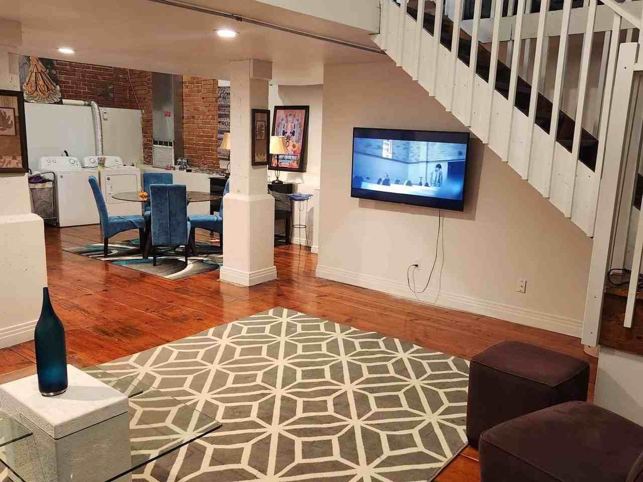 200 Mount Elliott St - Photo 7 of 33