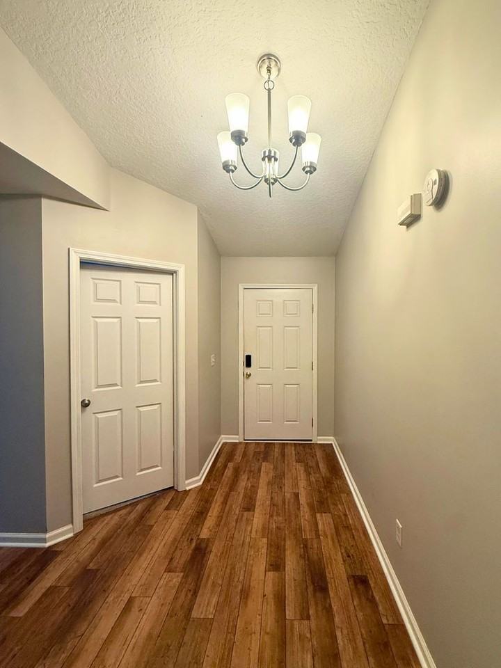 122 Royal Acres Cir - Photo 3 of 27