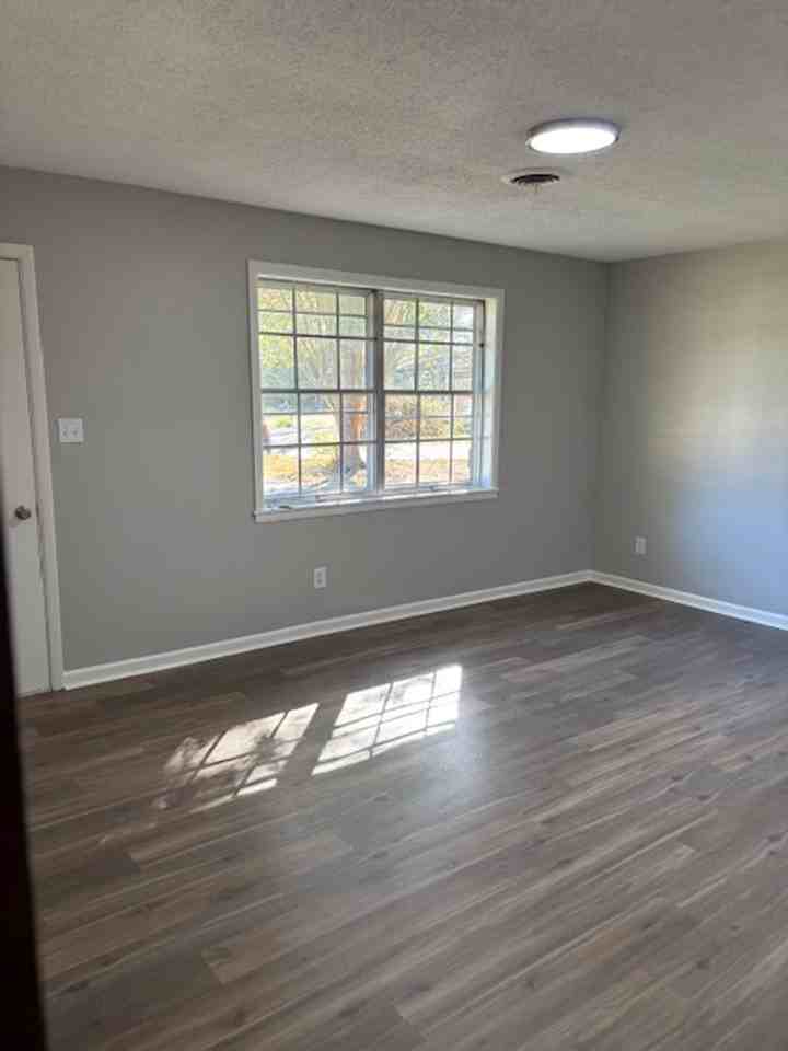 100 Montana Dr - Photo 2 of 12