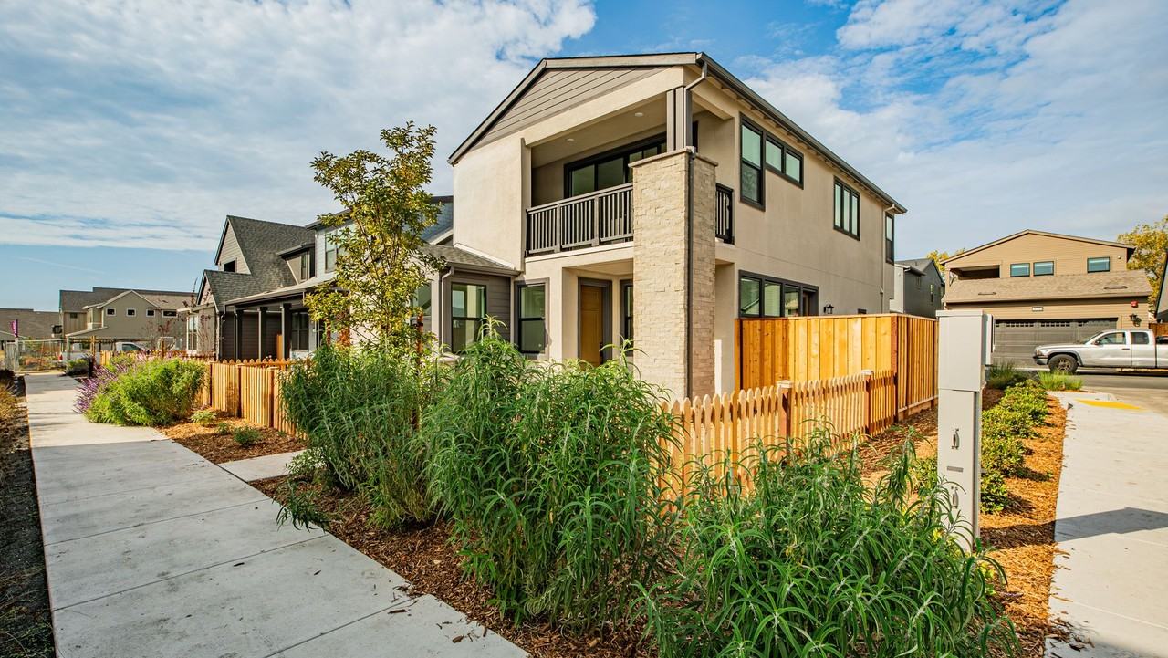 124 Wellness Way - Photo 3 of 47