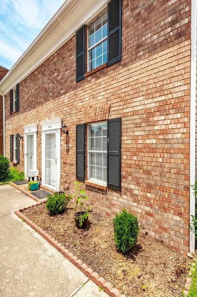 288 Donna Drive - Photo 4 of 41