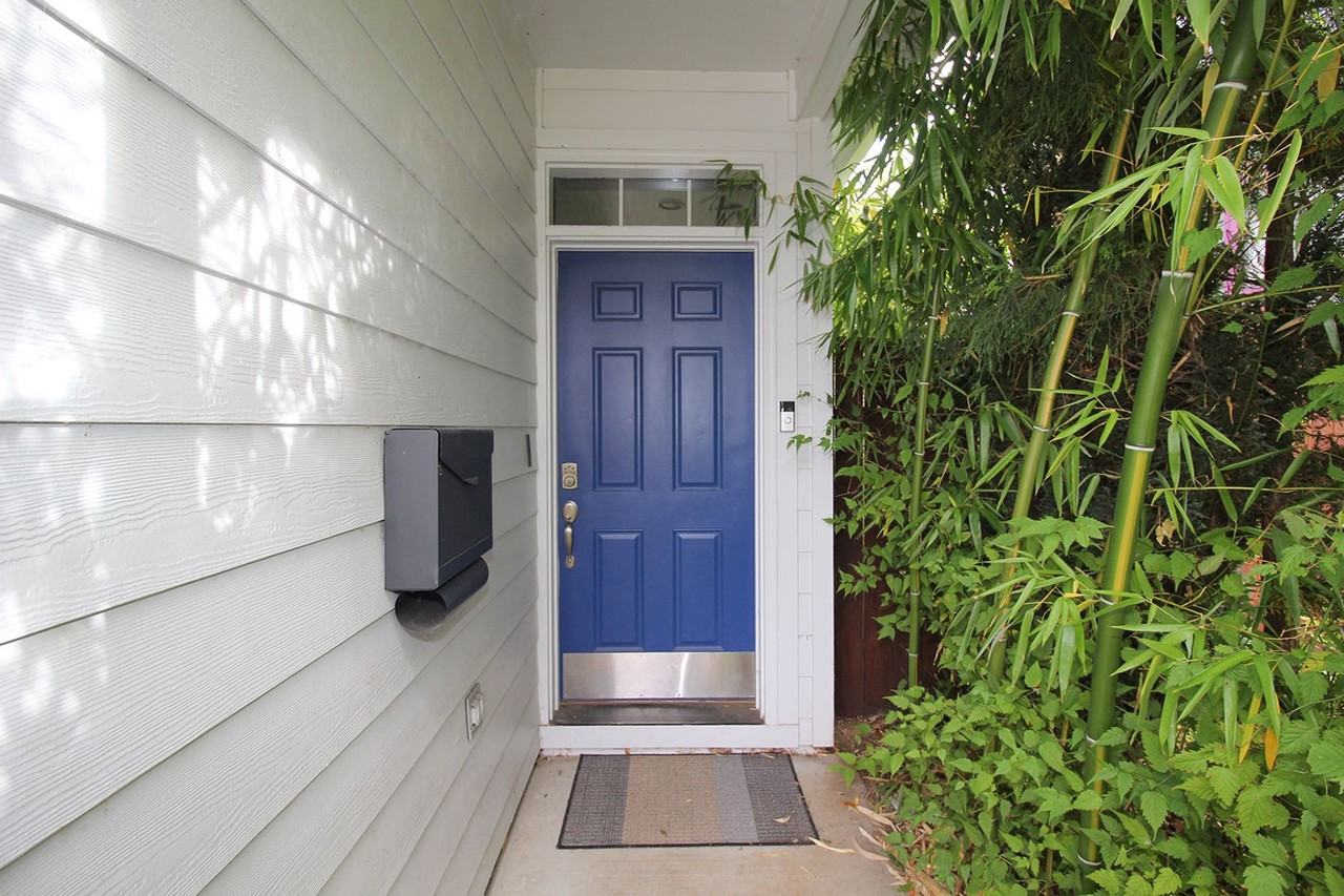 8522 North Haven Avenue - Photo 2 of 22