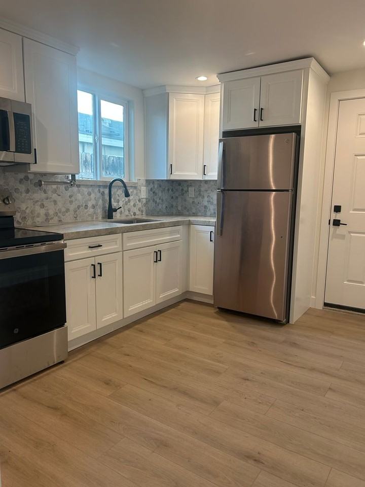 1309 East Mission Avenue - Photo 2 of 8