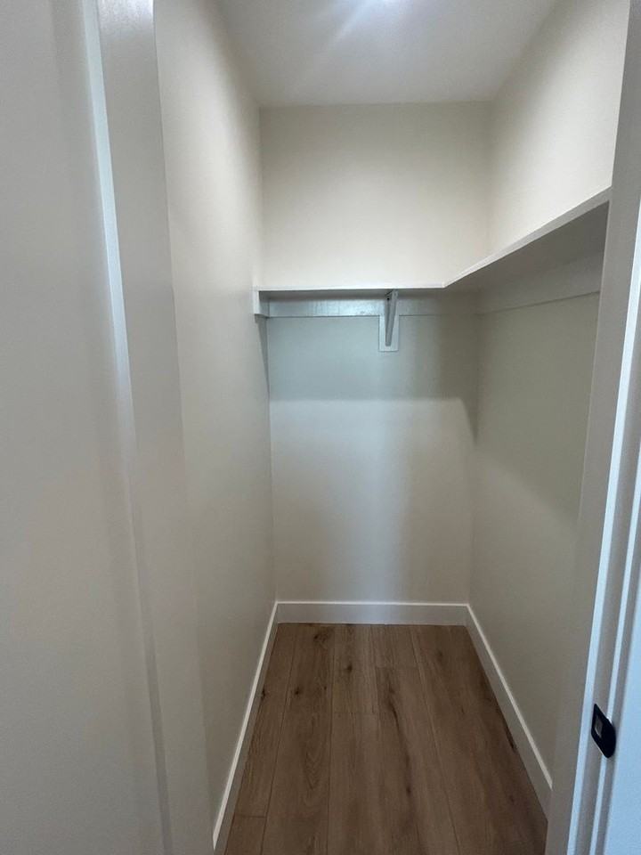 1309 East Mission Avenue - Photo 6 of 8