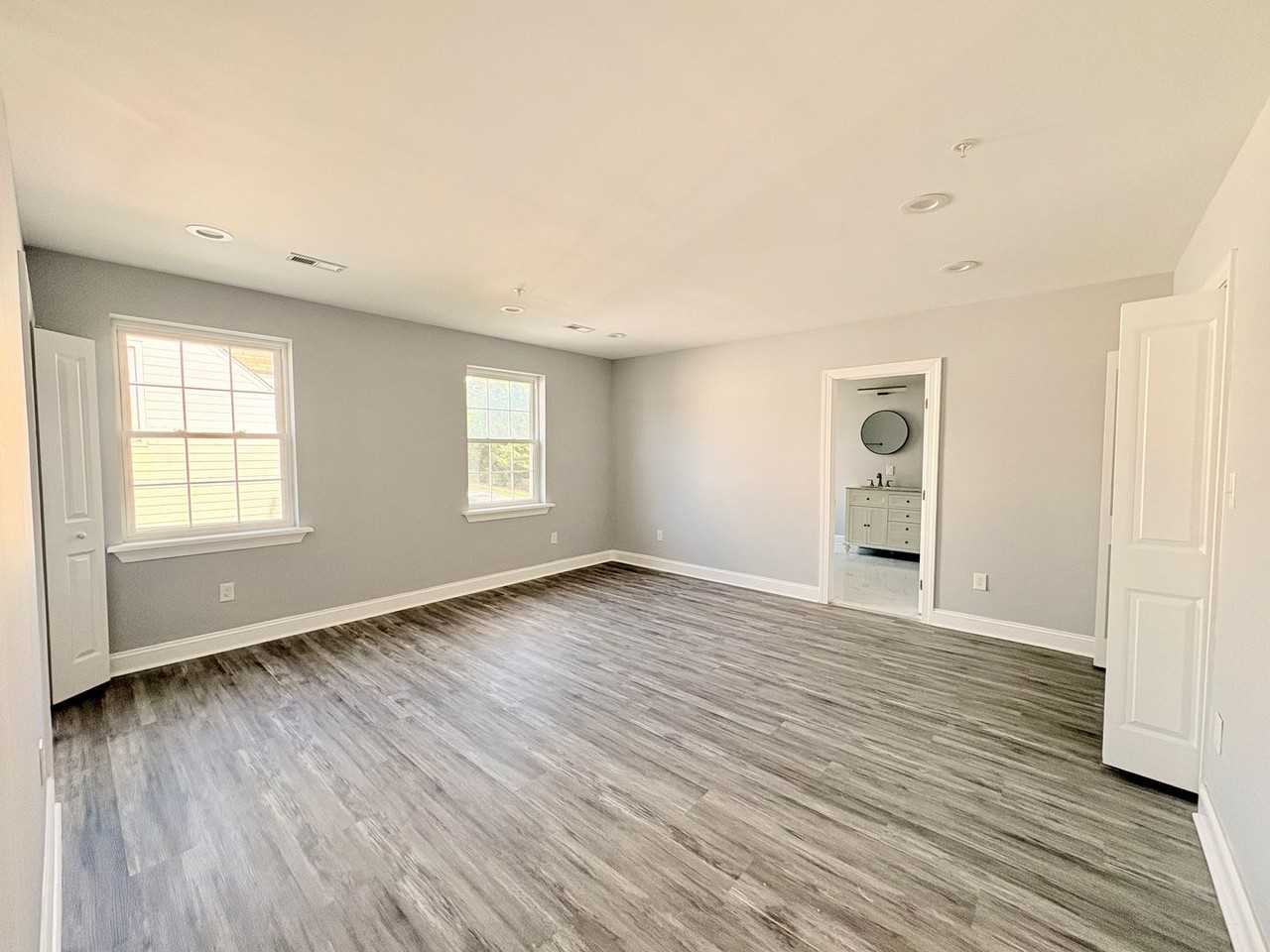 6710 Hudson St - Photo 6 of 21