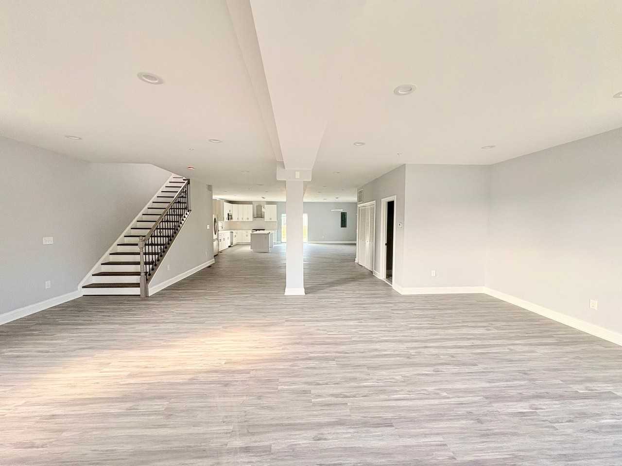 6710 Hudson St - Photo 3 of 21