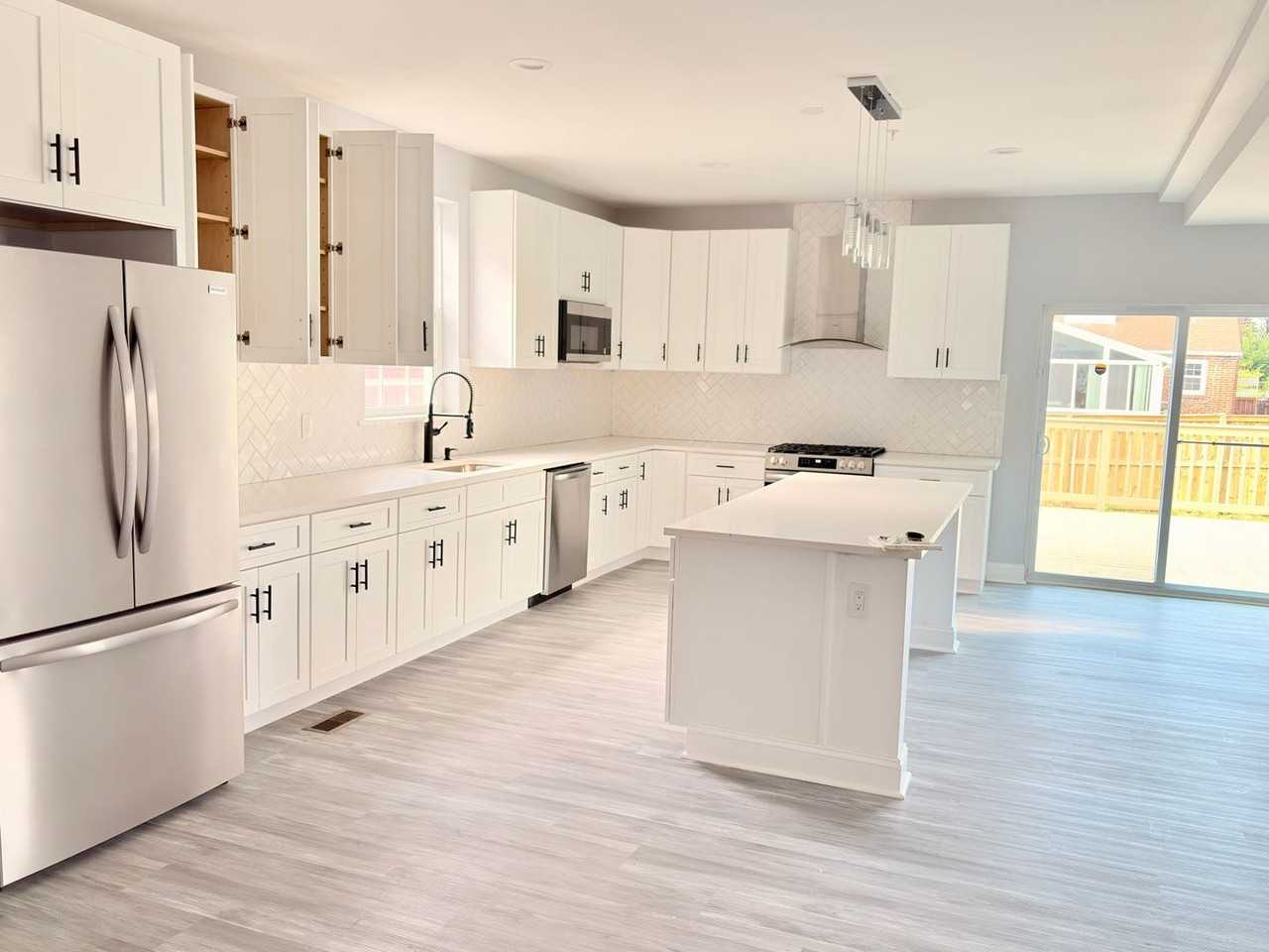 6710 Hudson St - Photo 5 of 21