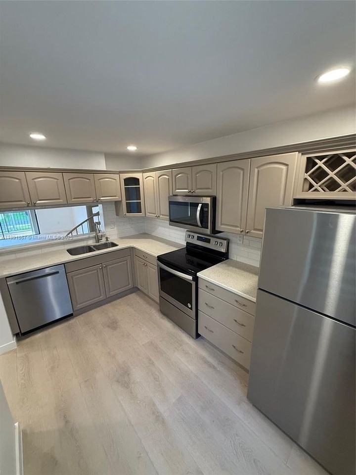 13004 Sw 88th Ter S - Photo 3 of 22