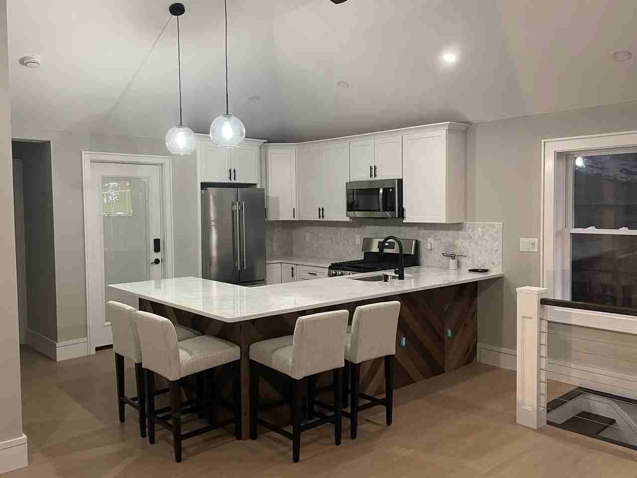194 North End Boulevard - Photo 2 of 8