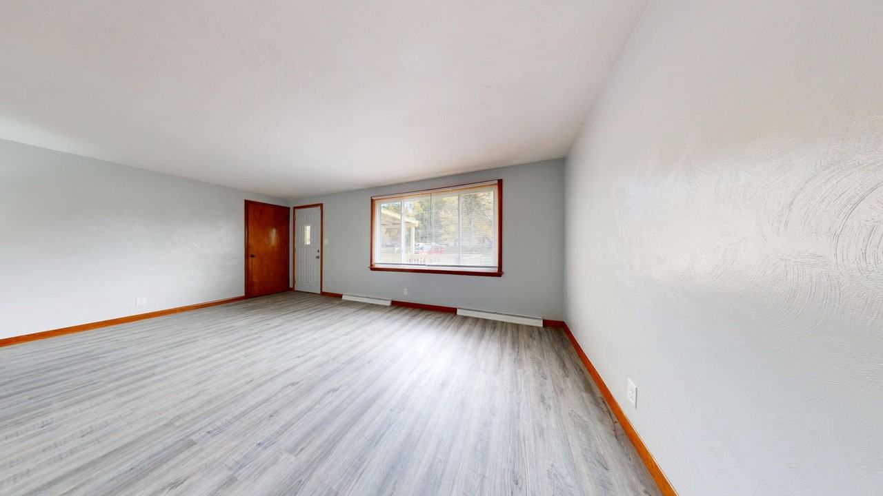 126 Walker Ave S - Photo 3 of 12