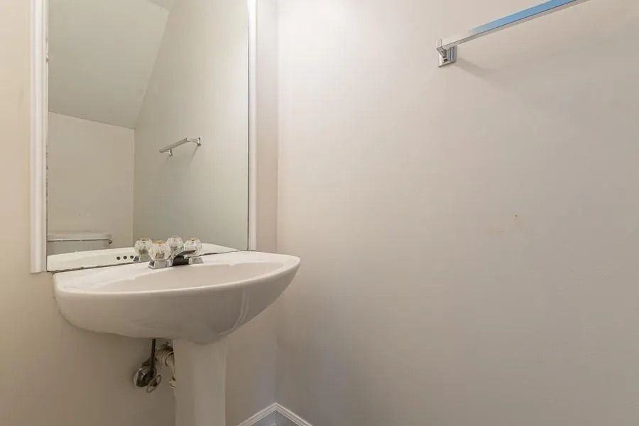 5545 Northcut Dr - Photo 4 of 11