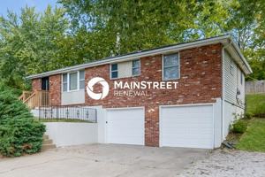 featured image of 6925 N Hickory St