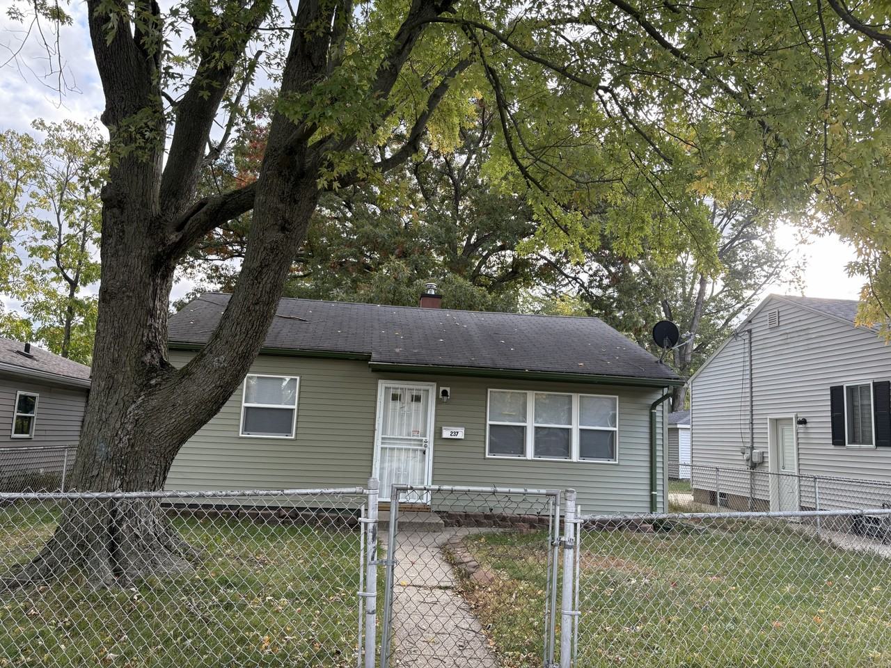 237 Ridgeland Ave #NA - Photo 2 of 7