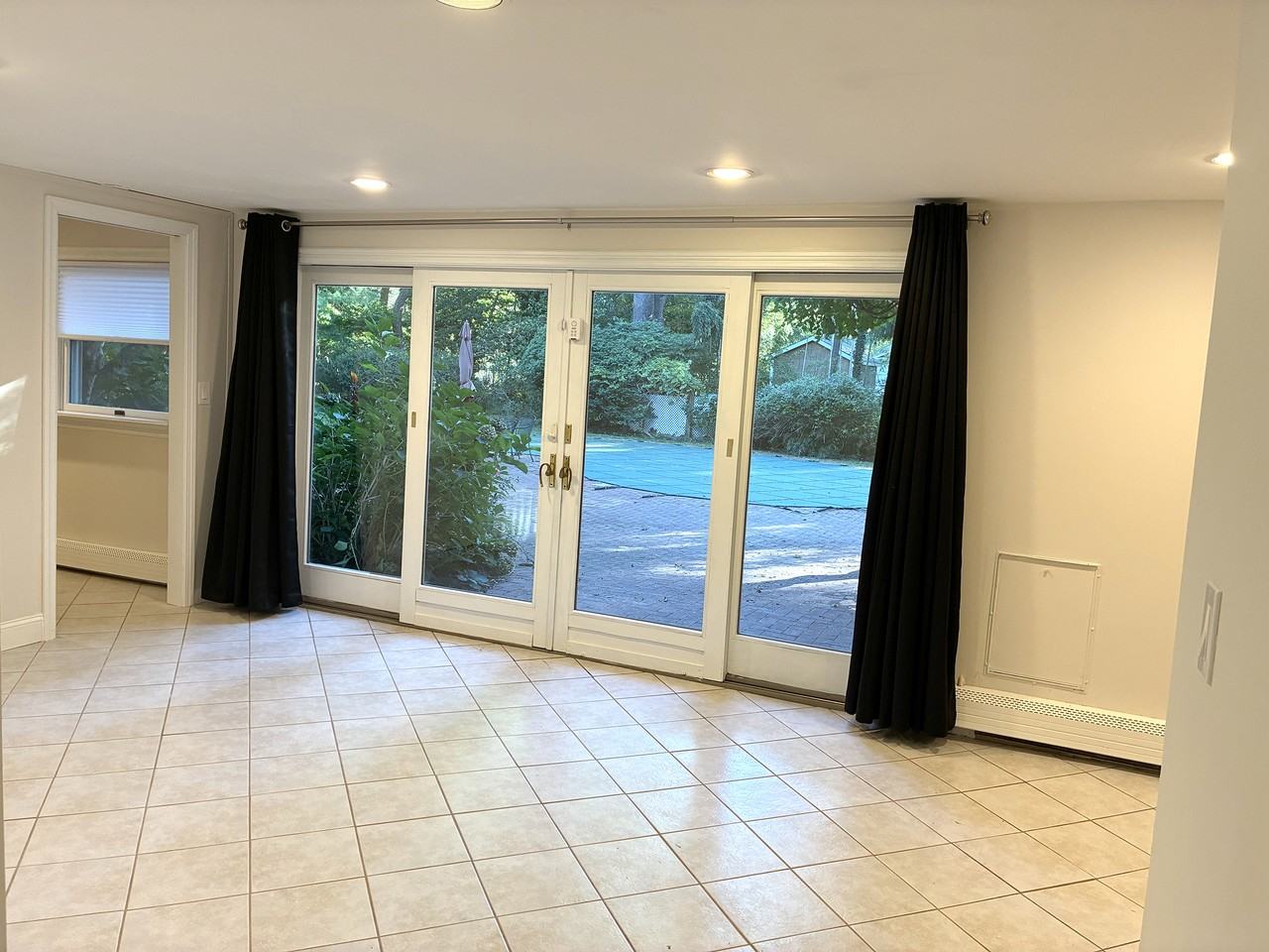 6 Charleston Dr #1 - Photo 2 of 8