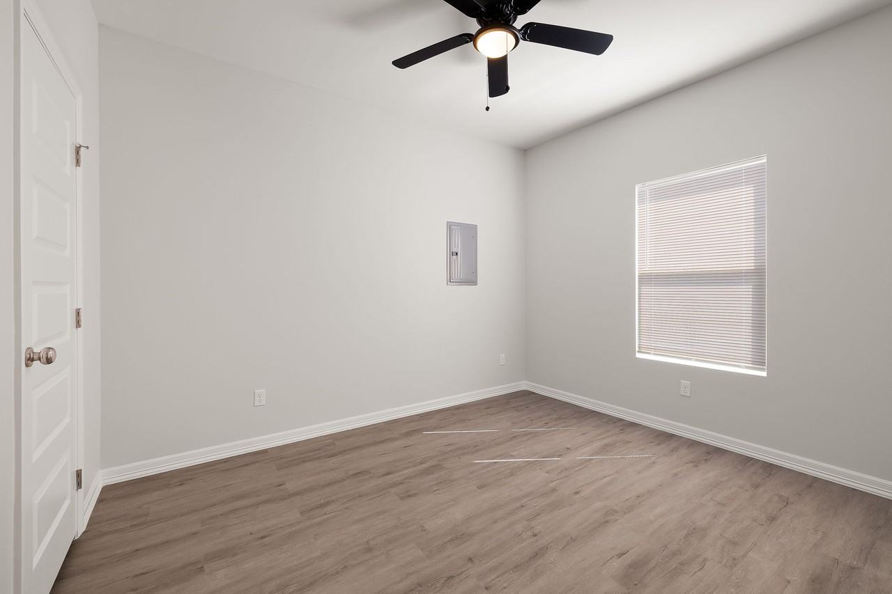 4504 Larkspur Ave #3 - Photo 7 of 14