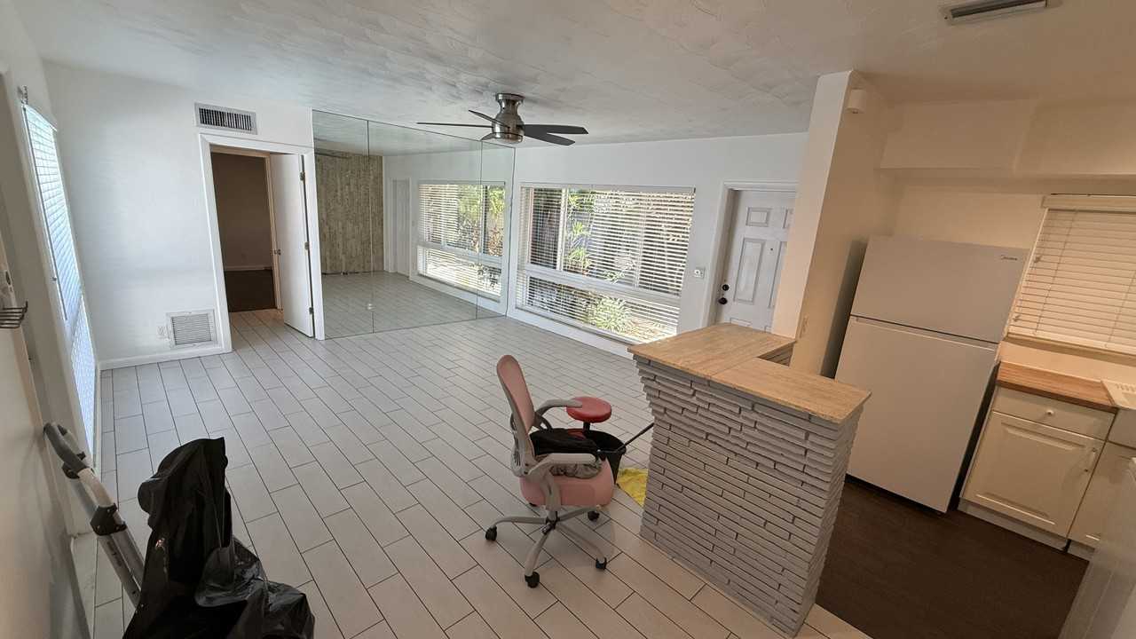 2733 Middle River Dr #4 - Photo 4 of 8