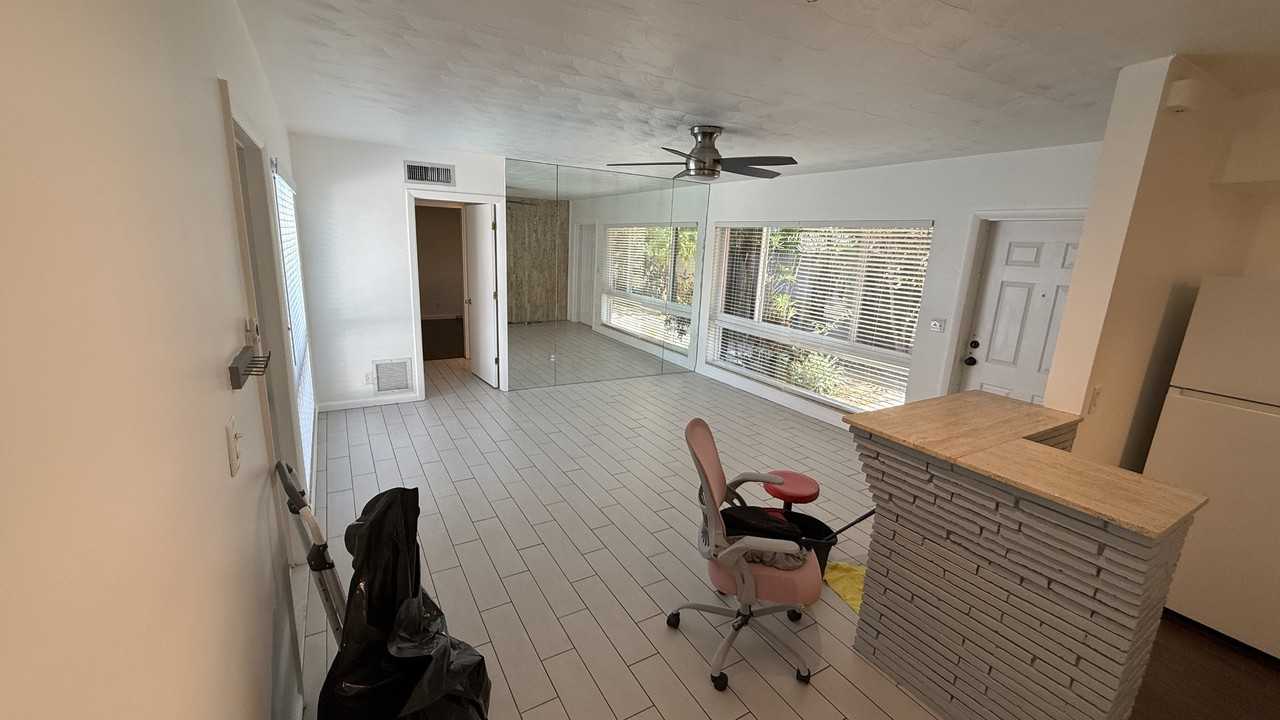 2733 Middle River Dr #4 - Photo 5 of 8