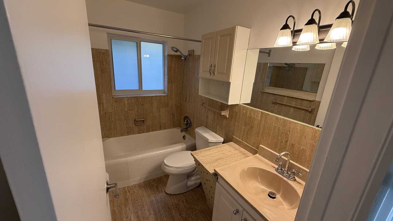 2733 Middle River Dr #4 - Photo 6 of 8