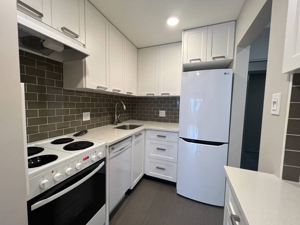 1872 Nelson Street #704