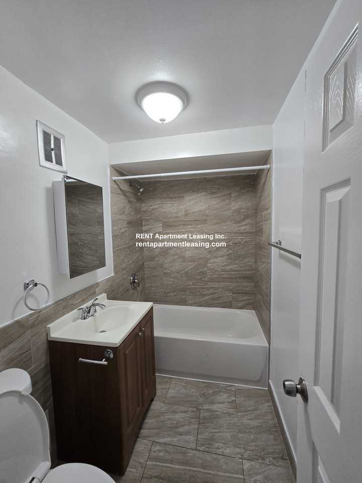 1230 Carol St #1420-2B - Photo 6 of 6