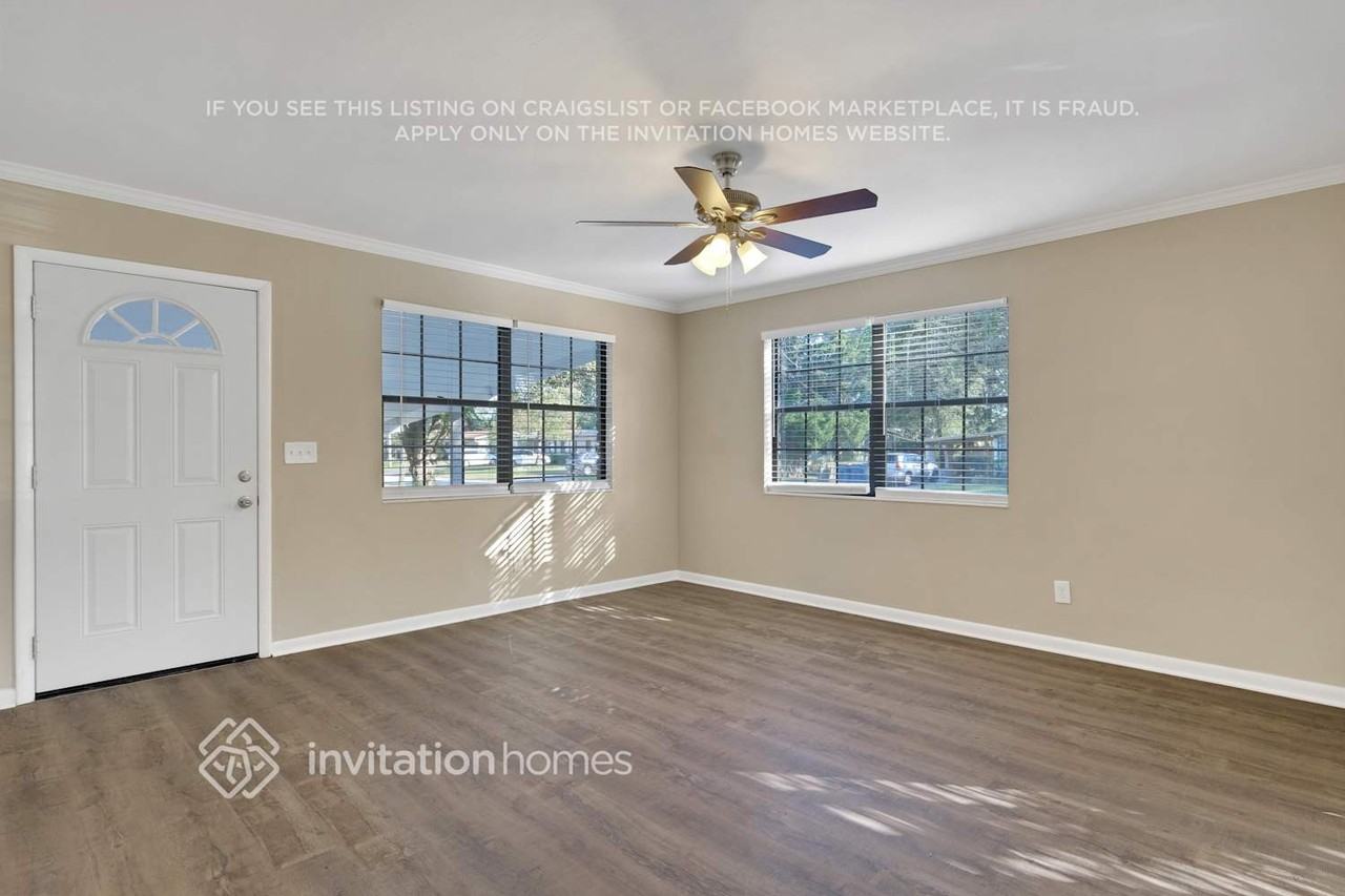 7035 Berrywood Ln - Photo 3 of 22