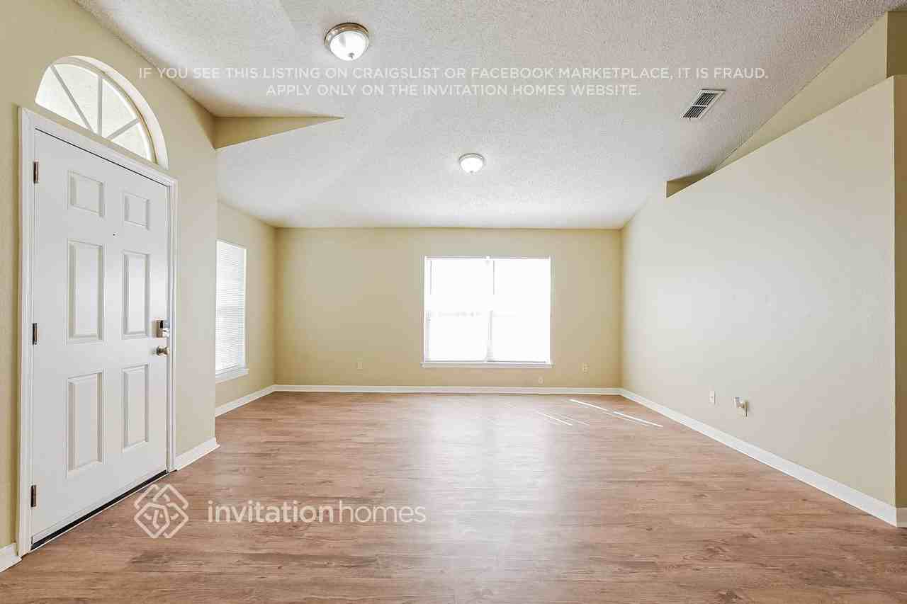 7641 Pine Nest Ct - Photo 3 of 17
