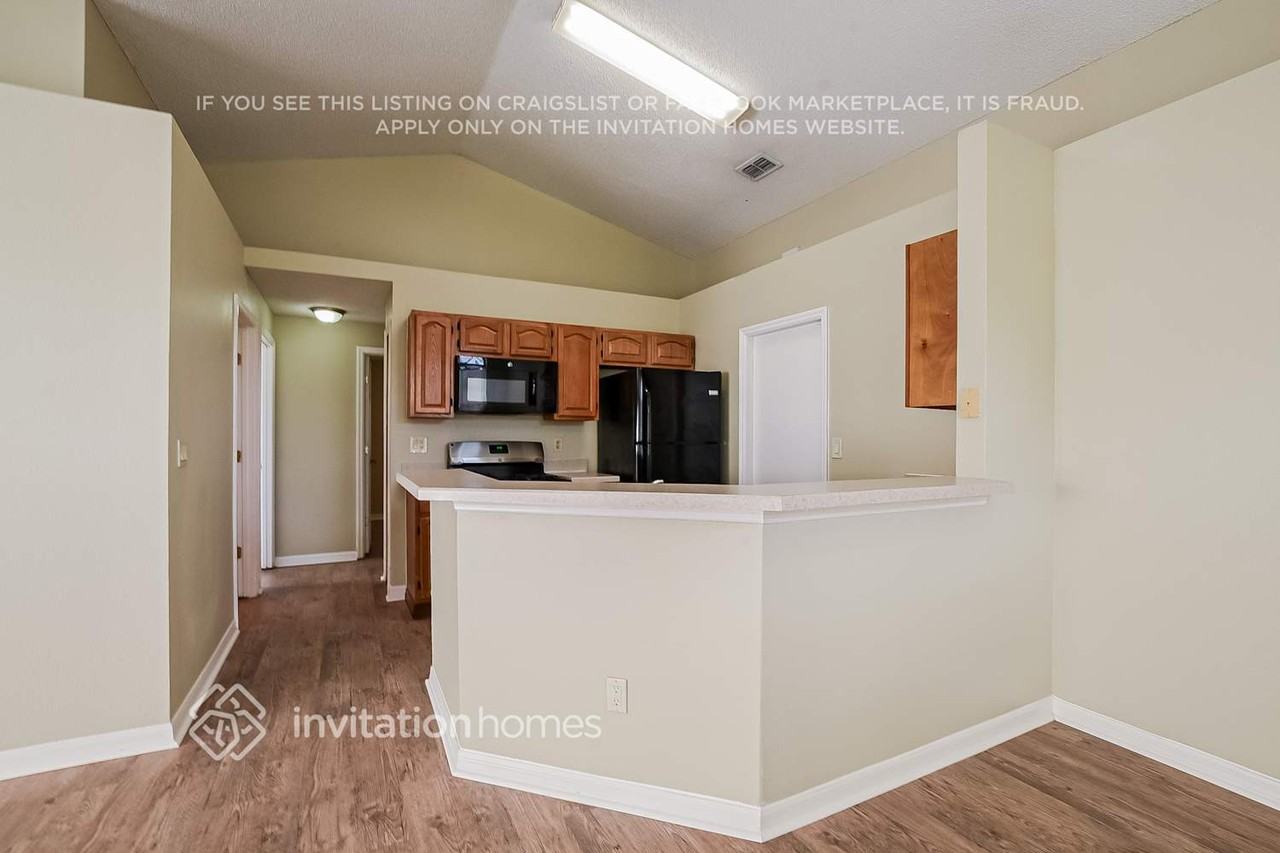 7641 Pine Nest Ct - Photo 6 of 17