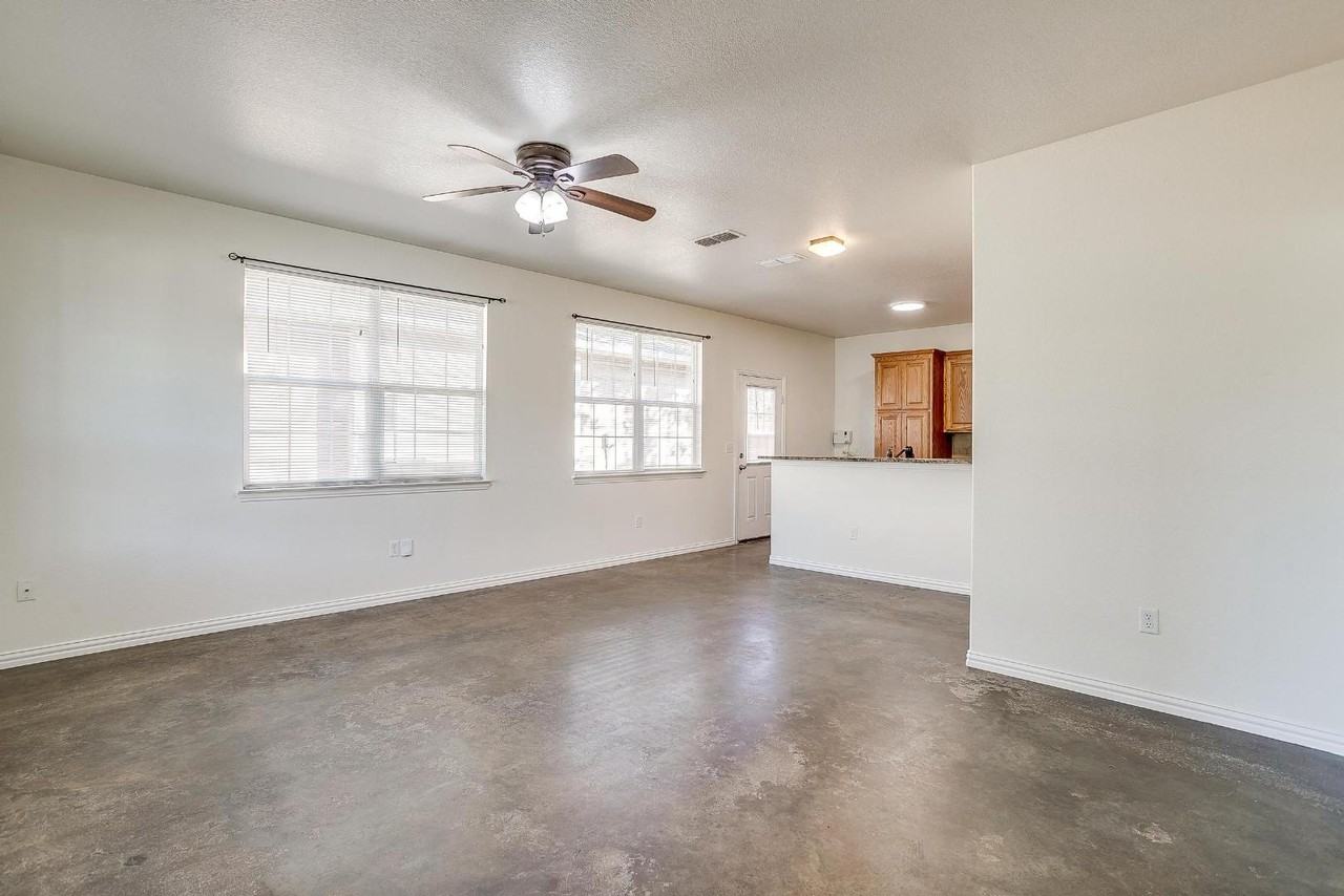 719 Hometown Village Ct - Photo 3 of 19