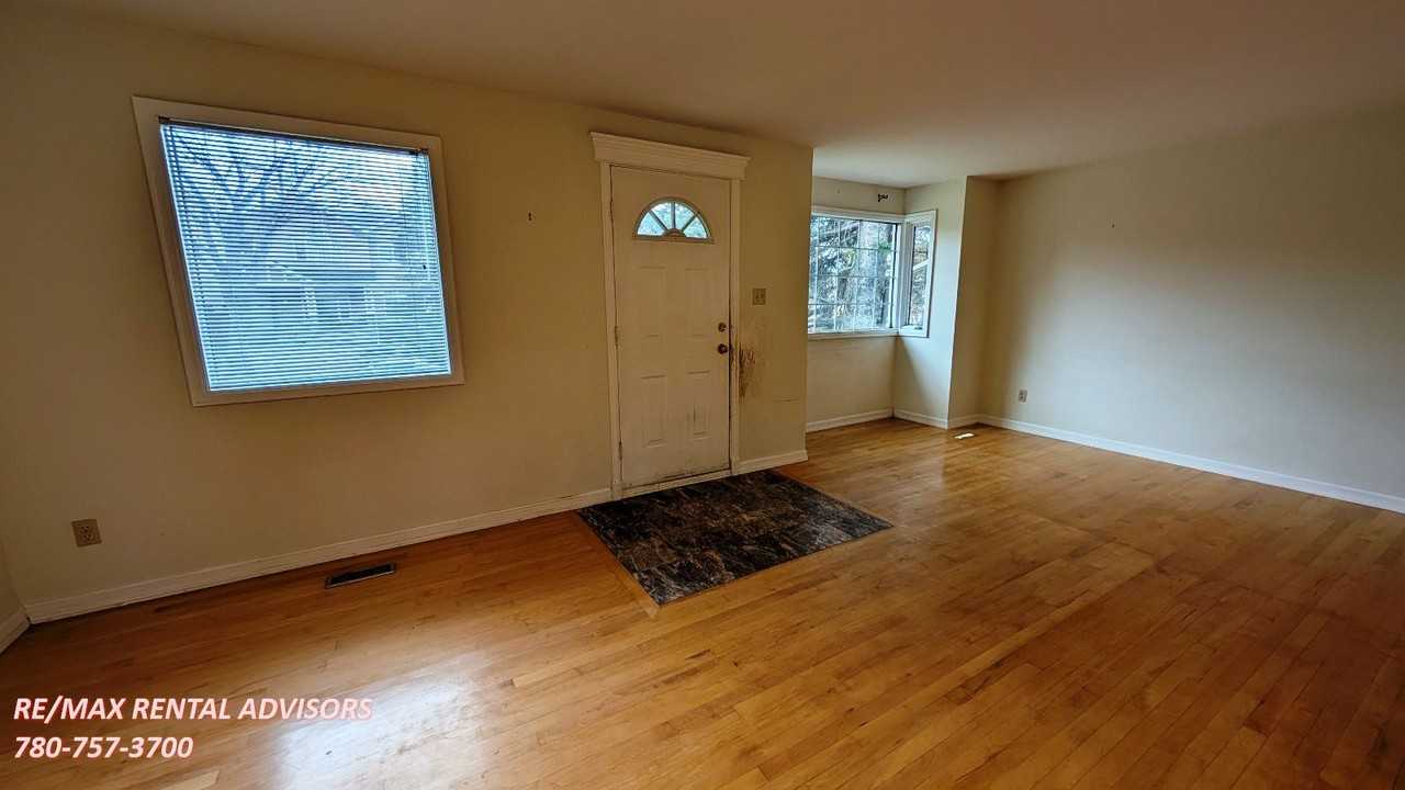 1732 23 Avenue Northwest - Photo 6 of 25