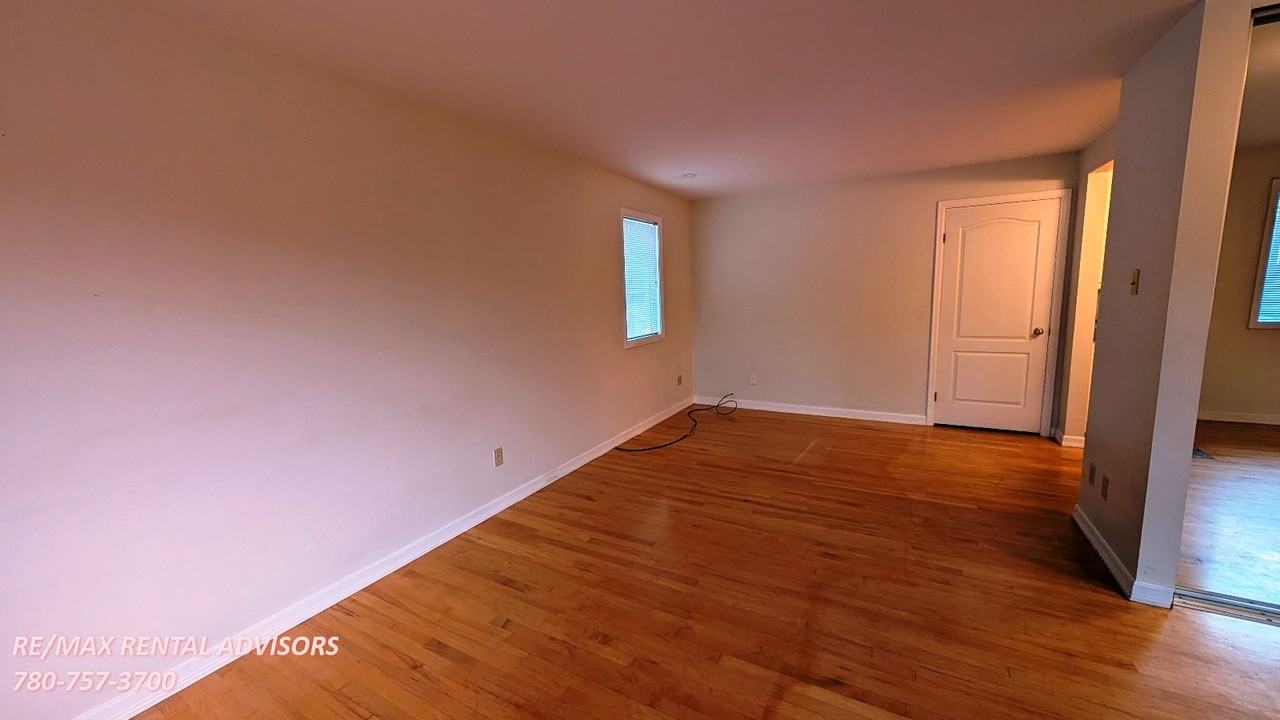 1732 23 Avenue Northwest - Photo 7 of 25