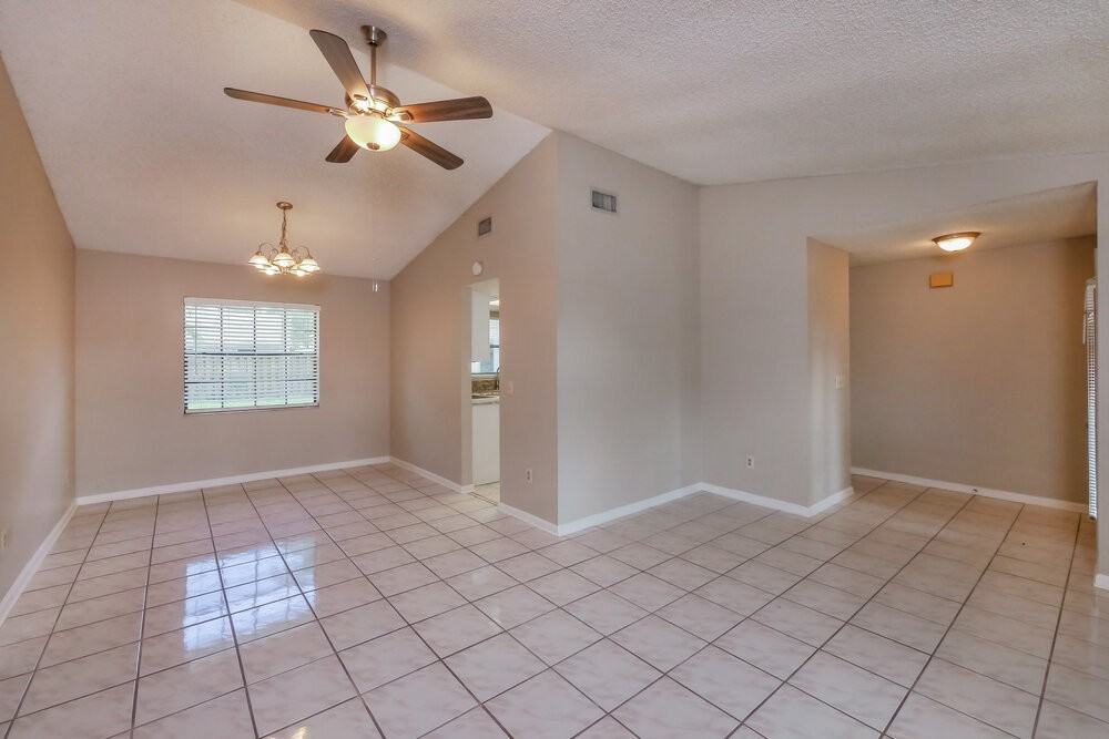 740 Nw 41st Way - Photo 6 of 16