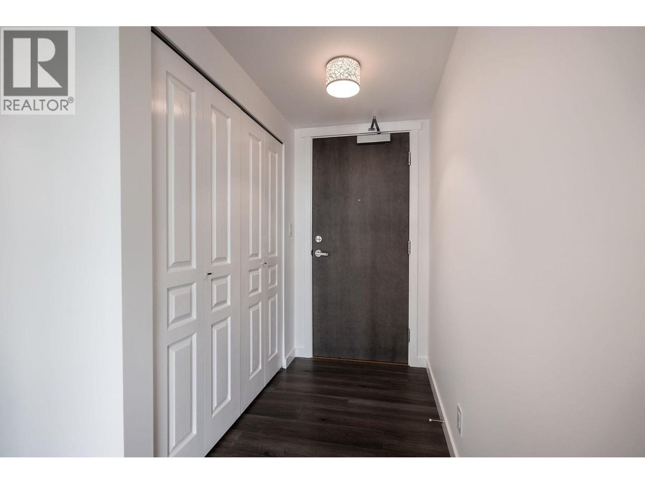 Windsor Gate - Photo 7 of 22