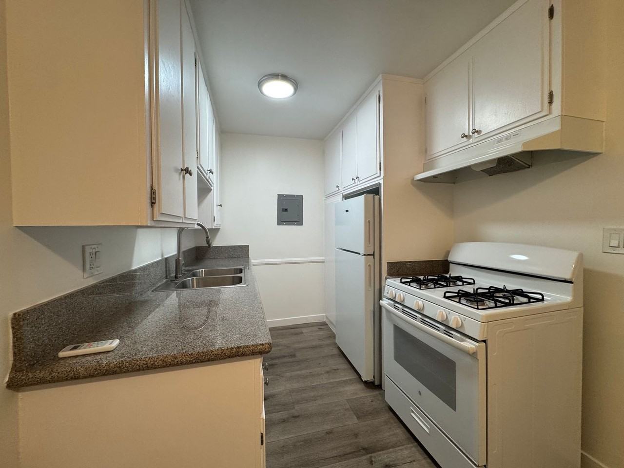 6415 Rosemead Blvd. - Photo 4 of 16