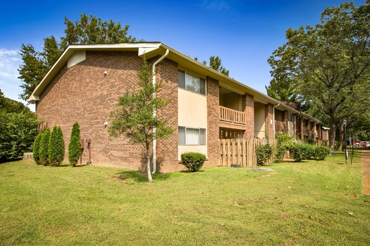 Coventry Square Apartments and Townhomes - Photo 5 of 14