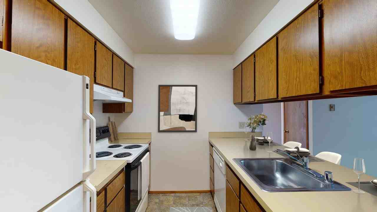 Willow Bay Apartments - Photo 4 of 18