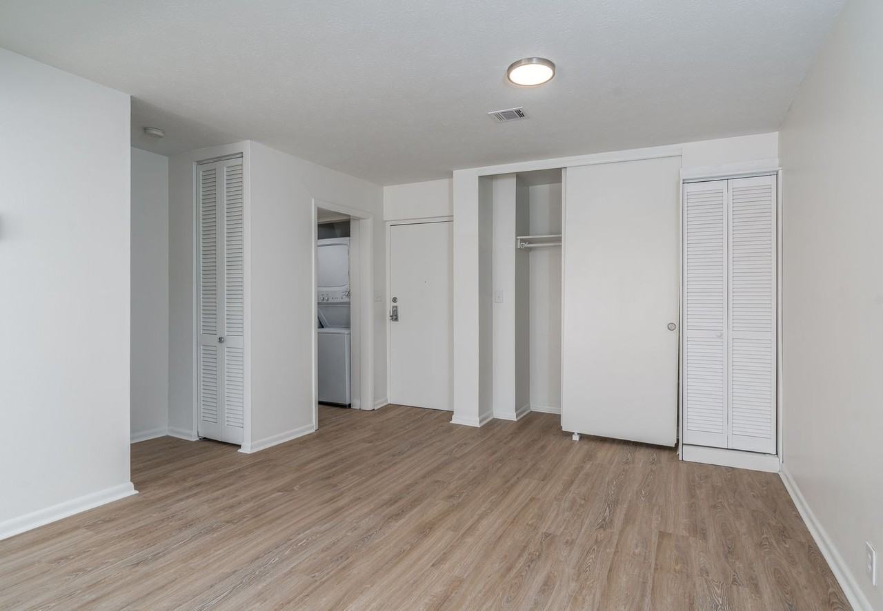 Bexley House - Photo 3 of 19