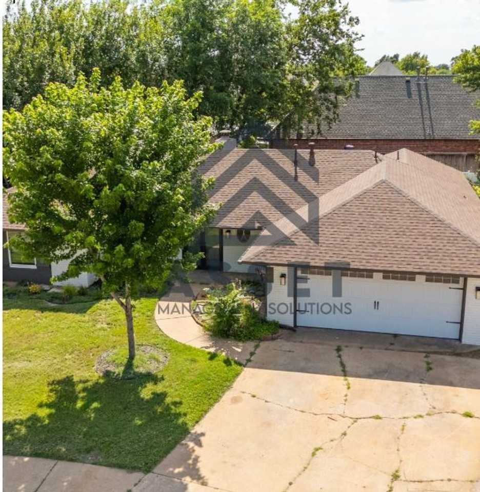 801 Cogswell Cir - Photo 3 of 42