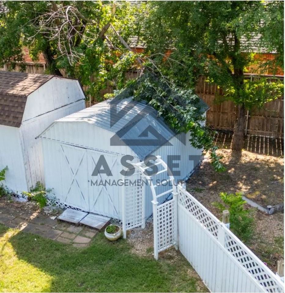 801 Cogswell Cir - Photo 5 of 42