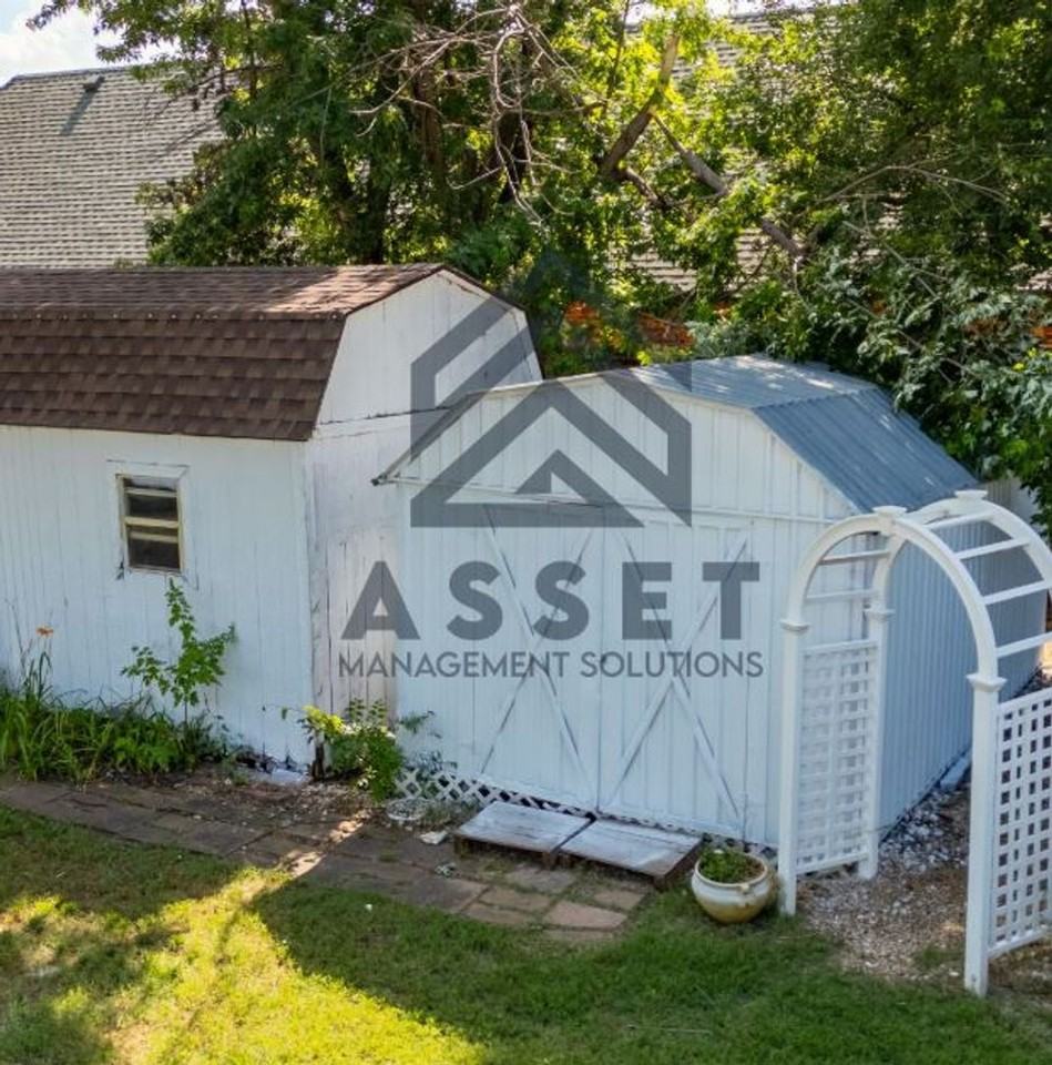 801 Cogswell Cir - Photo 6 of 42