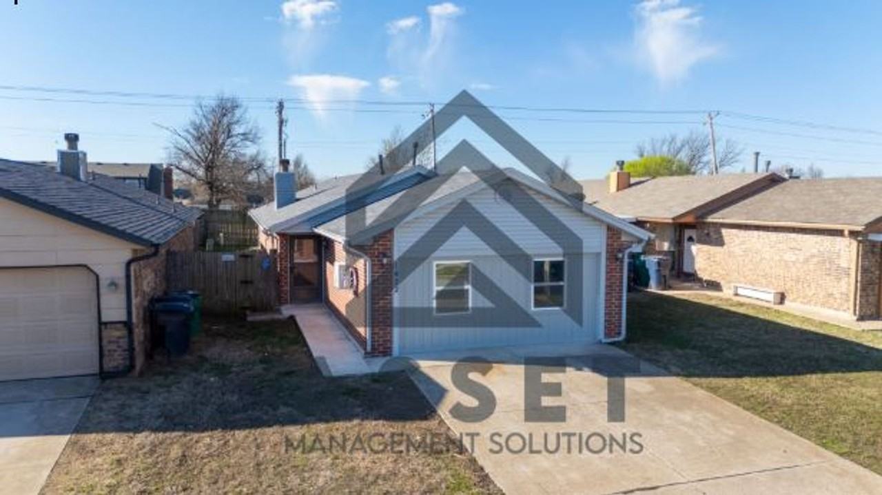 1422 Sw 96th St - Photo 3 of 29