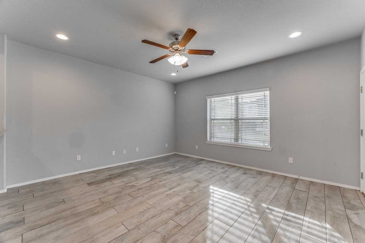 1348 N Corsica Dr - Photo 7 of 40