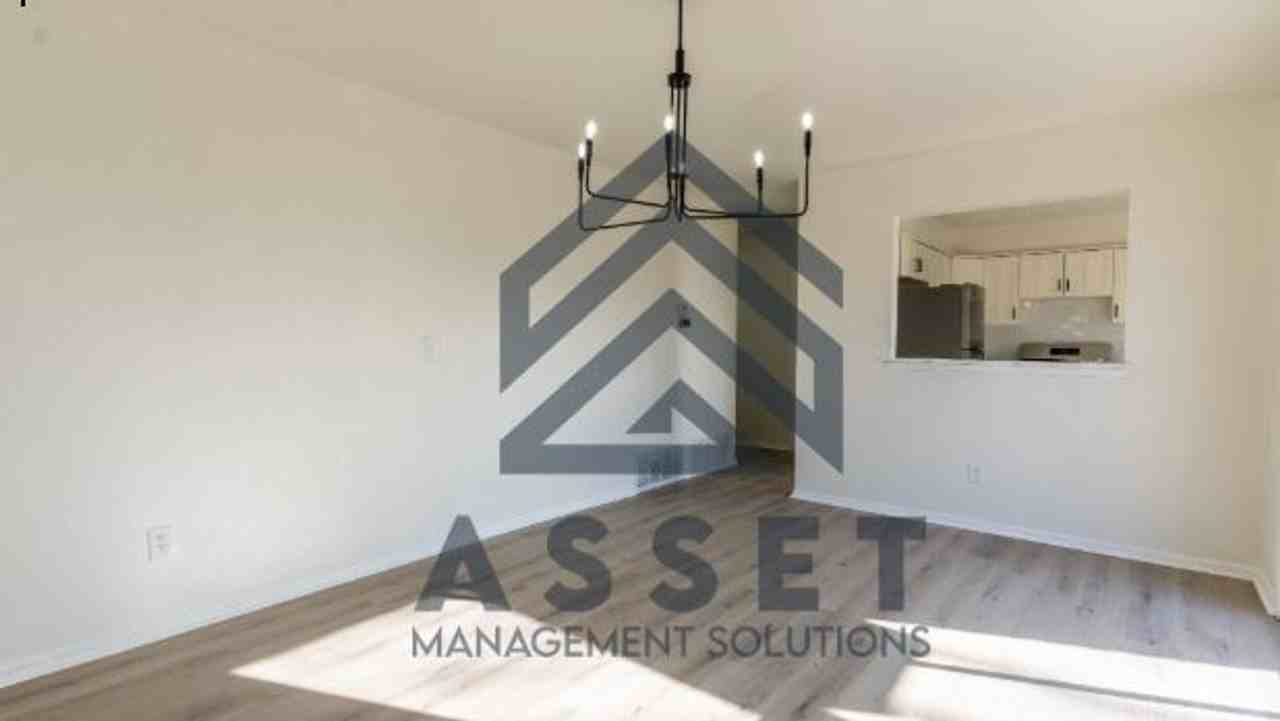 1424 Nw 104th St - Photo 6 of 20