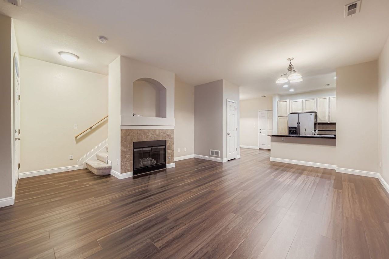11211 Osage Cir - Photo 2 of 18