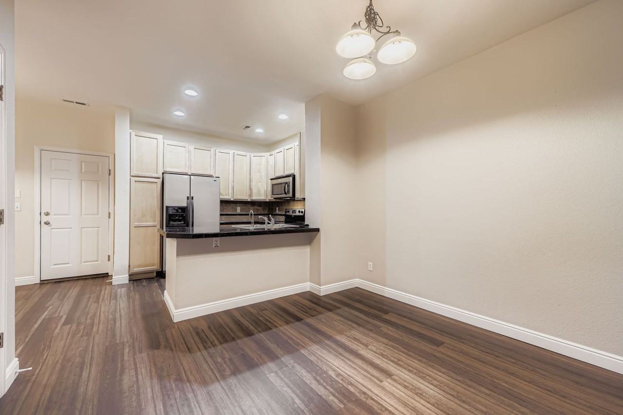 11211 Osage Cir - Photo 4 of 18