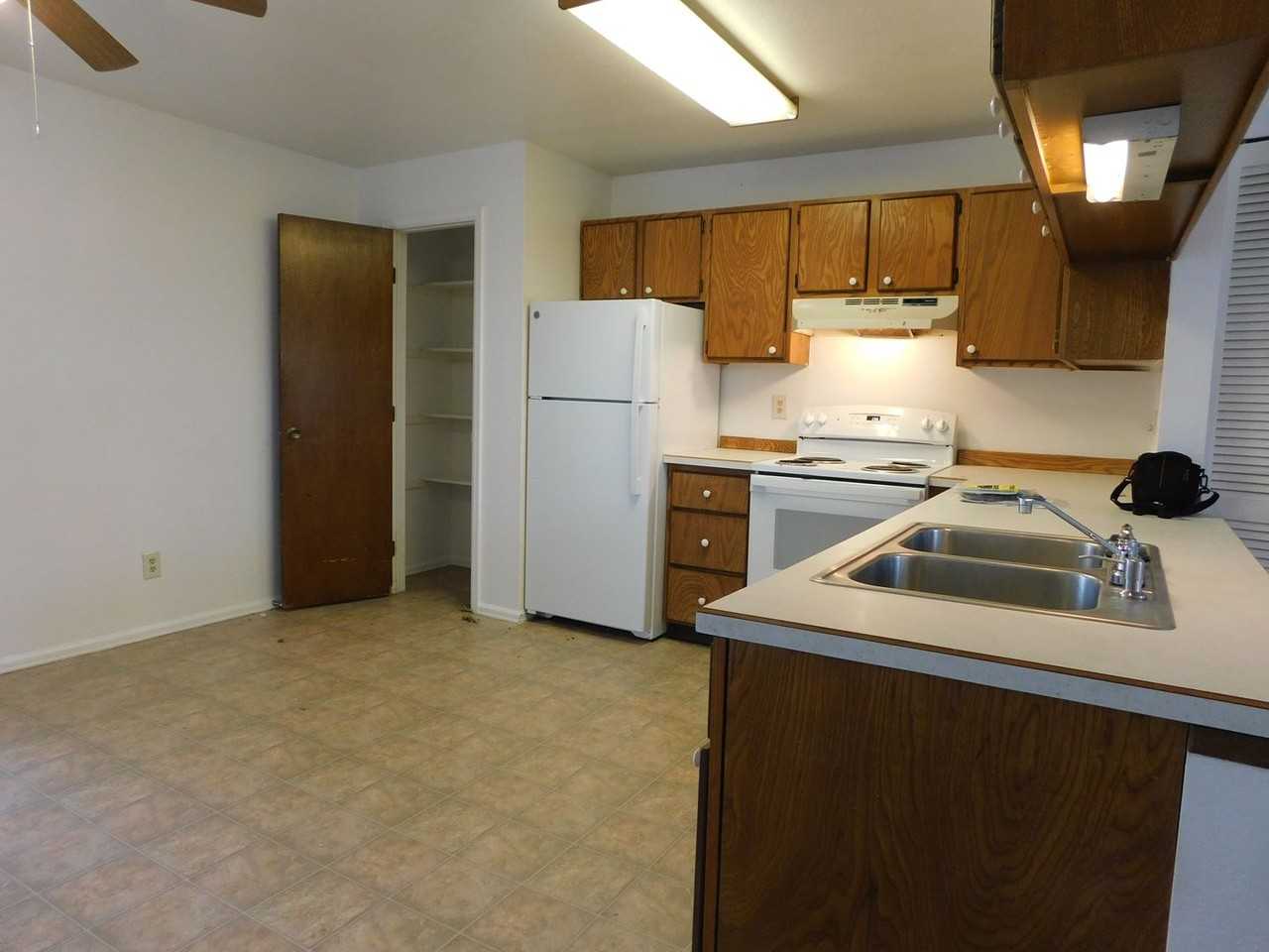 1102 E Carolina Ave #1 - Photo 4 of 14