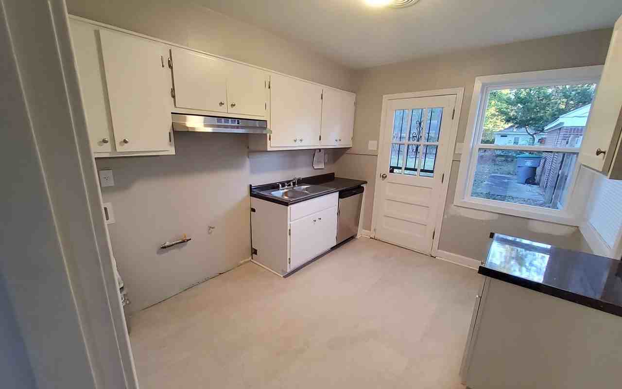 1336 Oak Ridge Dr - Photo 2 of 8