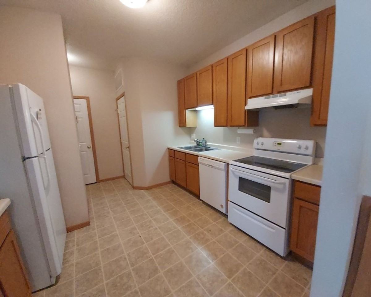 60 Bridgewater Trl - Photo 3 of 17